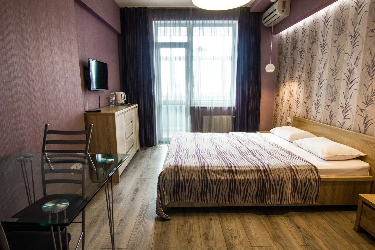 Solo Apartment Dragomanova Kiev Exteriör bild
