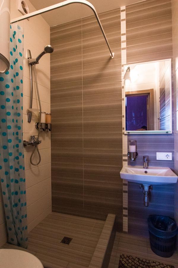 Solo Apartment Dragomanova Kiev Exteriör bild